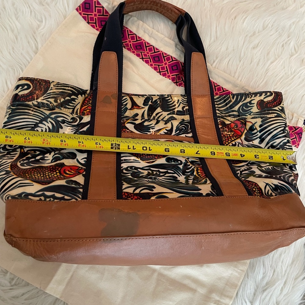 Tory Burch large fish print Ella tote bag - Picture 10 of 13